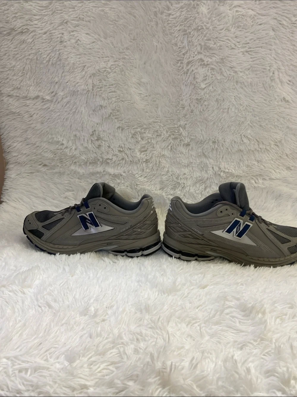 New Balance 1906R Men's Low Top Grey  Sneakers with Navy Accents.Size-11